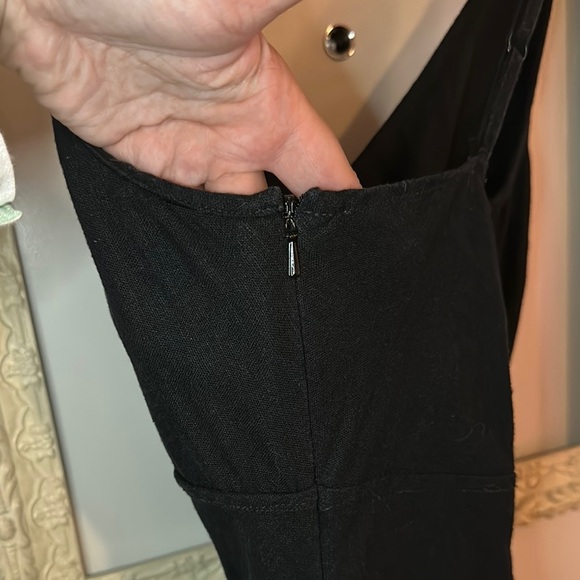 REITMANS | Linen Black Floral Embroidered Dress with Smocking - Picture 9 of 16